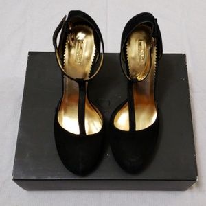 Report Signature black heels w/ankle strap